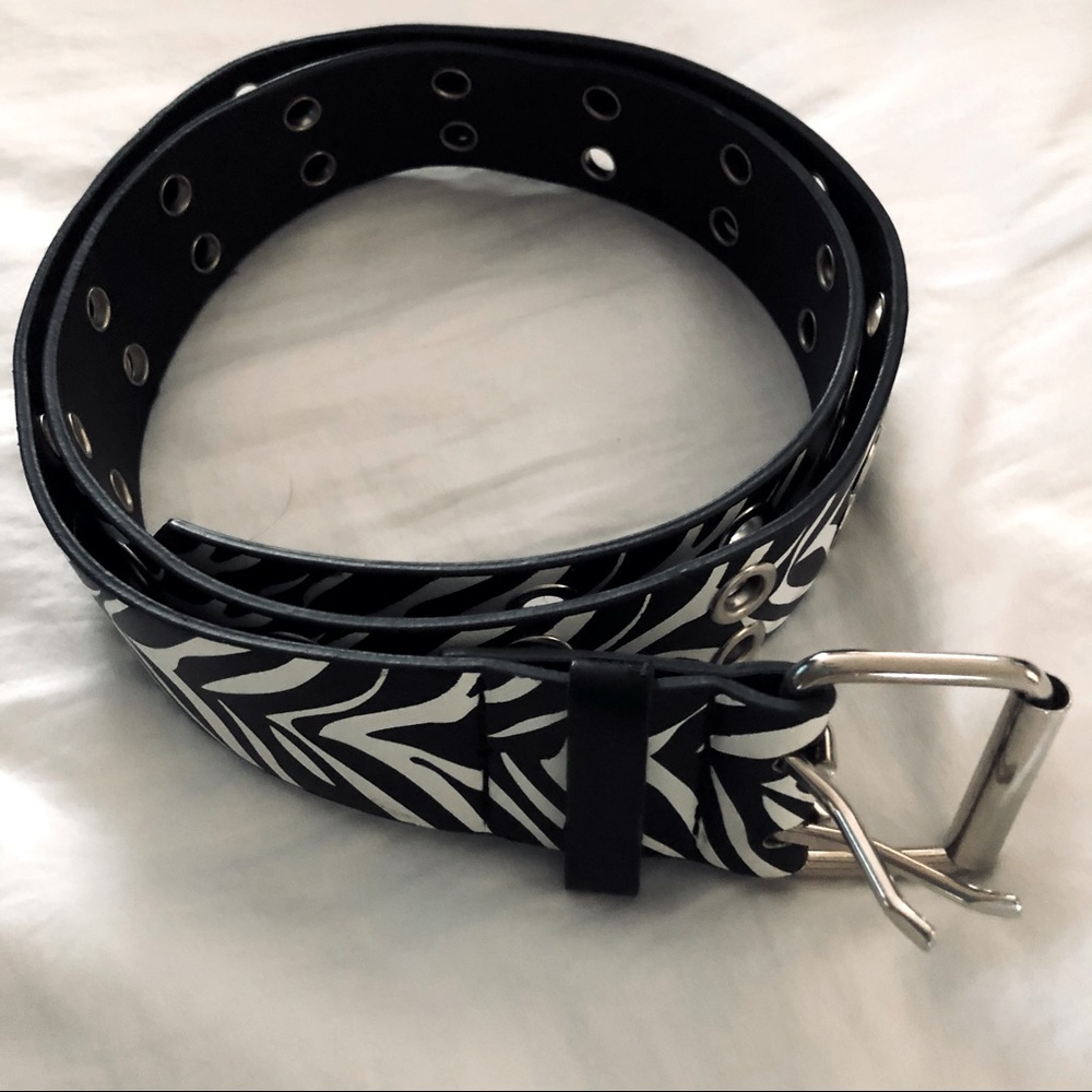 ZEBRA PATTERNED BELT WITH DOUBLE HOLES-NWOT